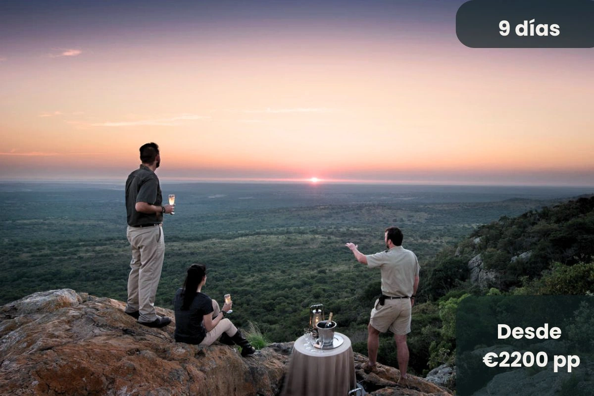 Pareja disfrutando de un viaje a Sudáfrica con vistas al Kruger